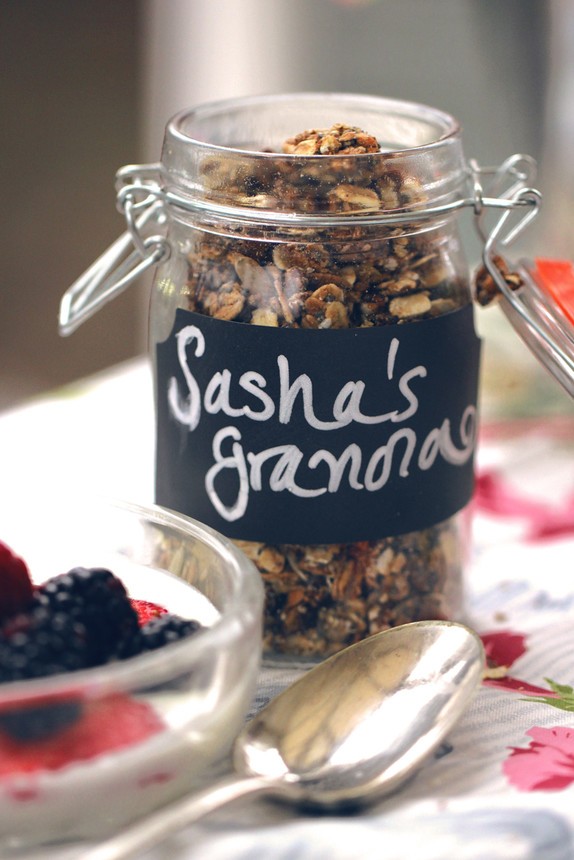 Full-of-good-things, no-raisins granola