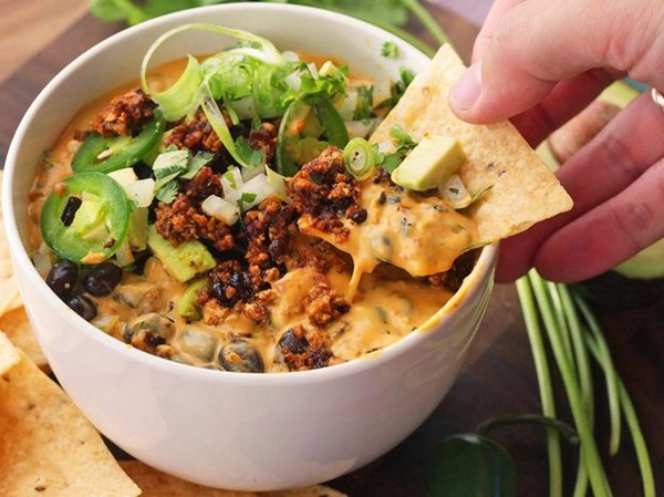 Fully load vegan queso dip