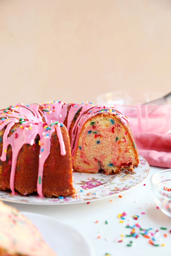 Funfetti birthday bundt cake