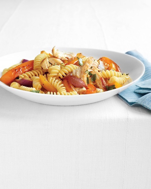 Fusilli with chicken and peppers