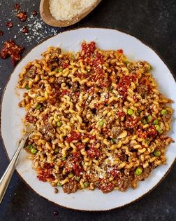 Fusilli with chicken livers and neonata