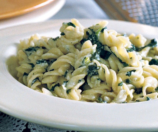 Fusilli with fresh spinach and ricotta (Fusilli  con spinaci e ricotta)