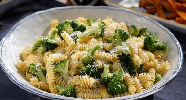 Fusilli with garlicky broccoli