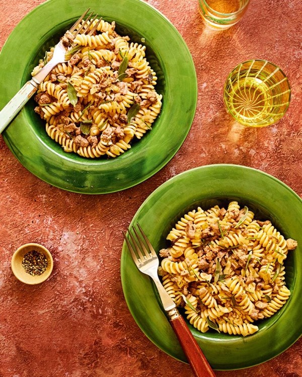 Fusilli with lamb ragù (Fusilli con ragù d’agnello)