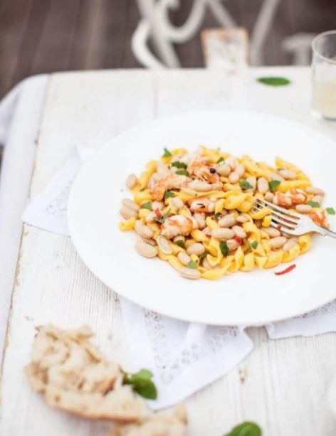 Fusilli with prawns, white beans & mint (Fusilli con gamberetti, cannellini & menta)