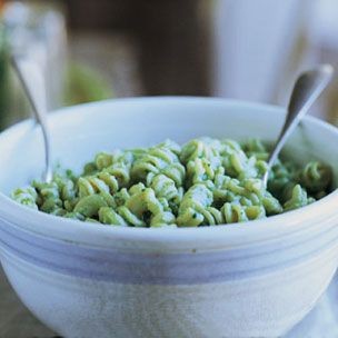 Fusilli with raw zucchini, mascarpone, and ricotta (Fusilli alle zucchine crude con mascarpone e ricotta)