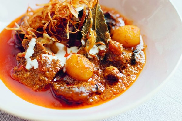 Gaeng massaman neua
