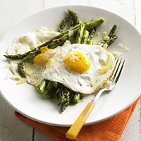 Gale Gand's grilled asparagus with fried eggs & Parmesan