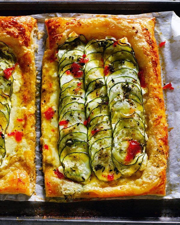 Galette of courgette with manouri cheese and chilli-honey dressing