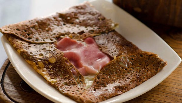 Galettes with ham & eggs (Galettes jambon oeuf)