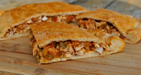 Galician-style chicken empanada