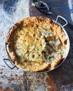 Gallurese-style bread pudding (Zuppa Gallurese)