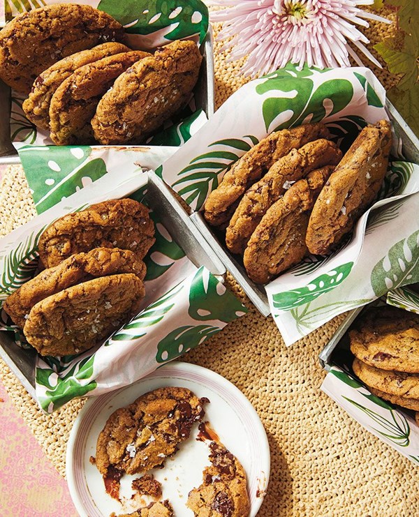Garam masala & chocolate chunk cookies 