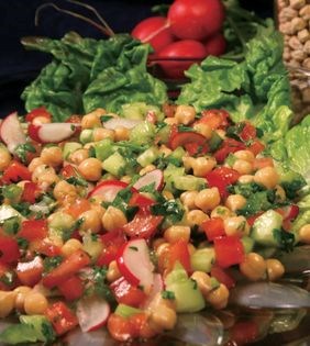 Garbanzo bean salad (Salata hoummos haab)