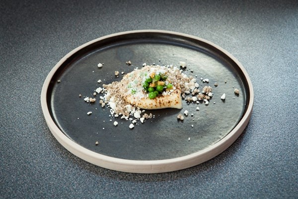  Garden peas with goat's cheese and lardo