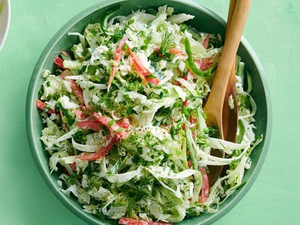 Garden slaw with fennel and bell peppers