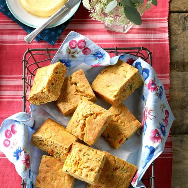 Garden vegetable corn bread