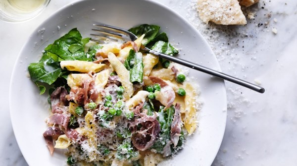 Garganelli with cream and prosciutto
