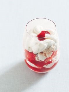 Gariguette strawberry vacherin (Vacherin aux gariguettes)