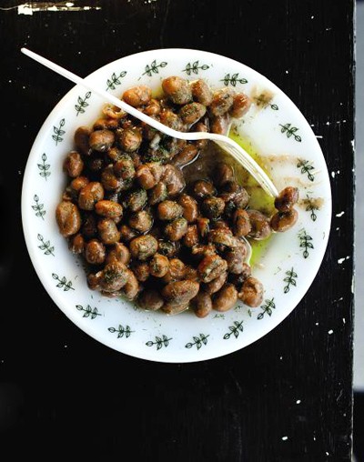Garlic and dill fava bean salad (Bagula)