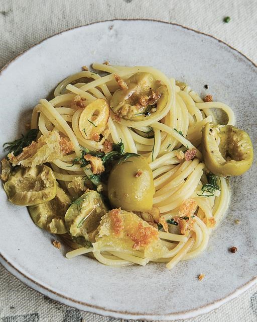 Garlic and green olive pasta with dill