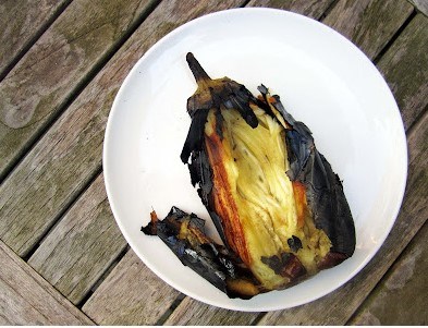 Garlic and lemon yoghurt