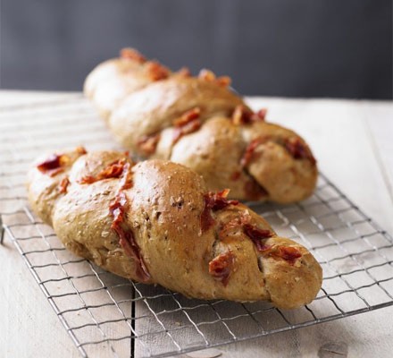Garlic and prosciutto plait