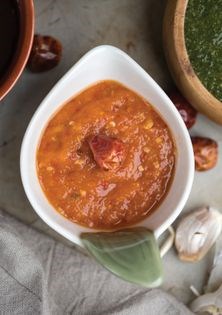 Garlic and red chilli chutney (Lehsan mirch ki chutney)