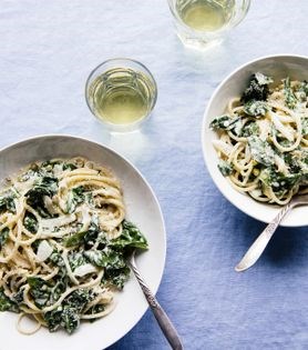 Garlic and spinach pasta