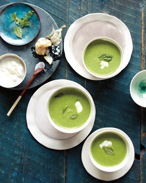 Garlic and spinach soup