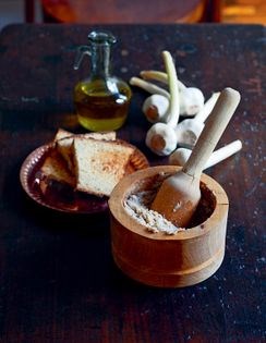 Garlic and walnut purée (Skordalia)