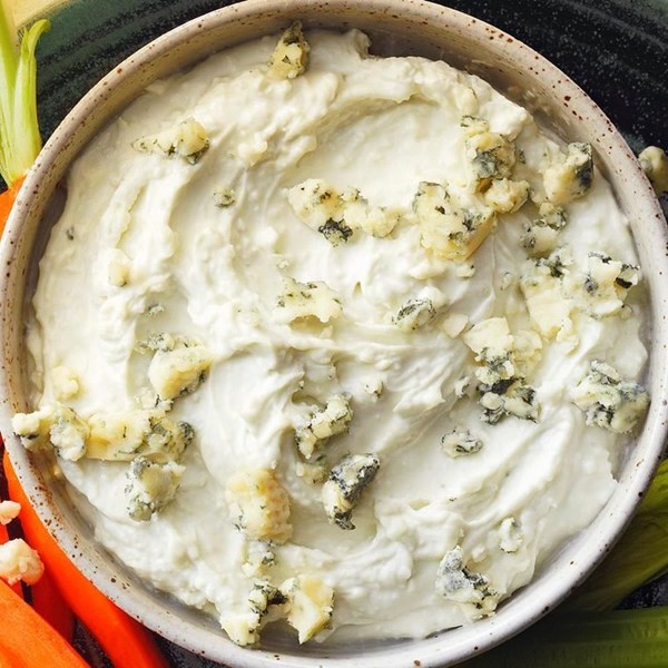 Garlic blue cheese dip