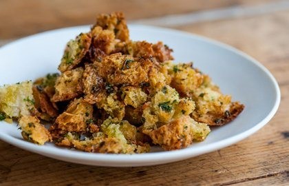 Garlic bread croutons
