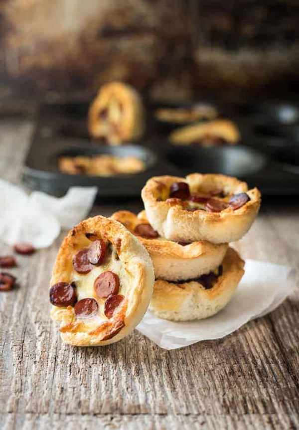 Garlic bread mini pizzas 