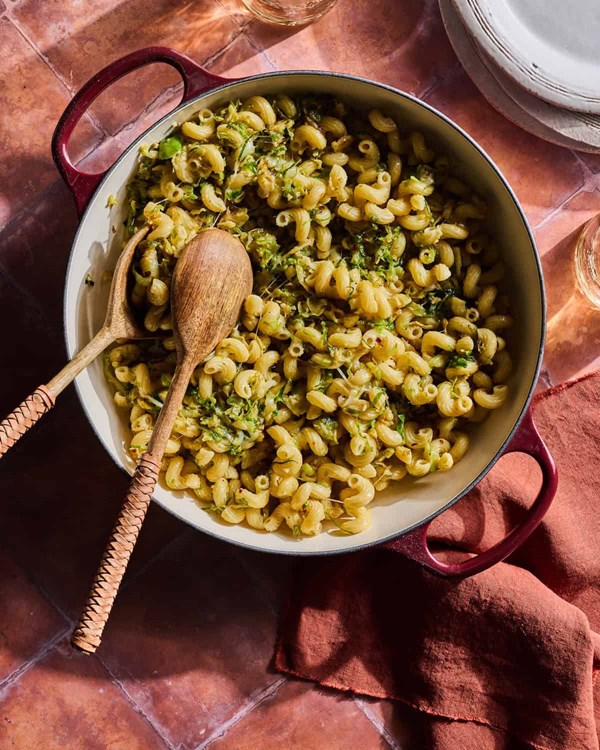 Garlic Brussels sprouts pasta