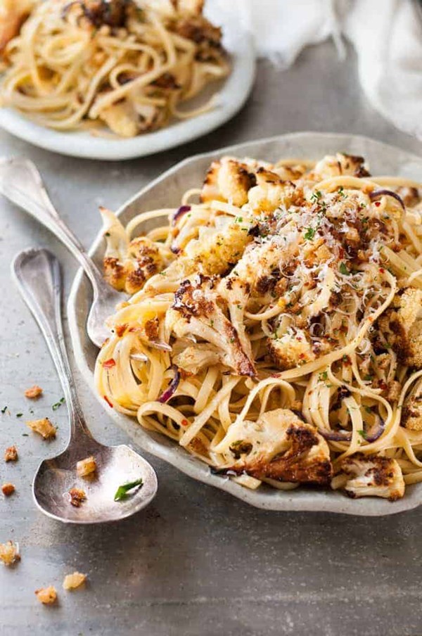 Garlic butter cauliflower pasta with pangrattato