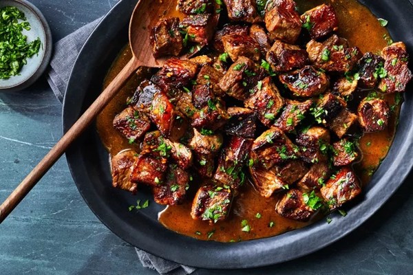 Garlic-butter steak bites