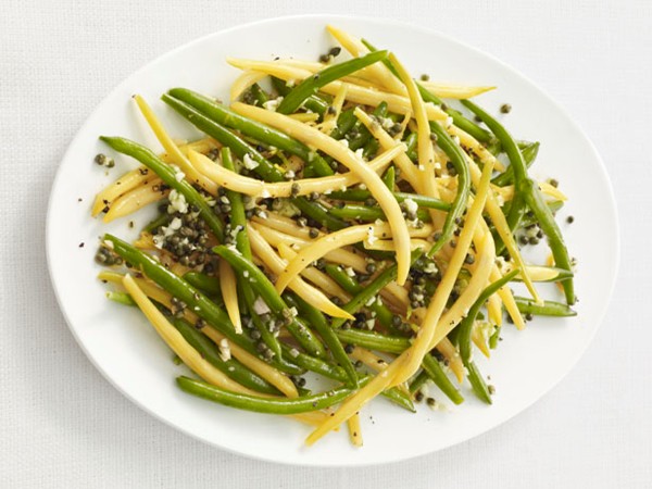 Garlic-caper string beans