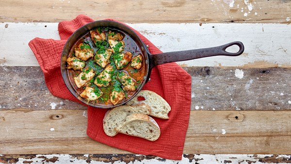 Garlic chicken (Pollo al ajillo)