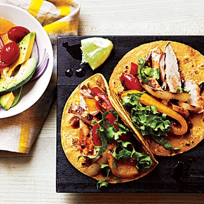 Garlic-chipotle chicken tacos