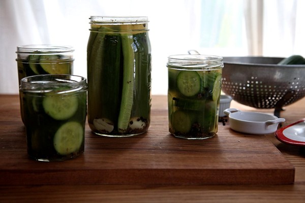 Garlic dill cucumber pickles