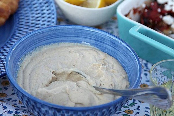 Garlic dip (Skordalia)