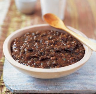 Garlic-flavoured mung beans