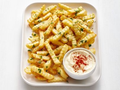 Garlic fries with lemon mayonnaise