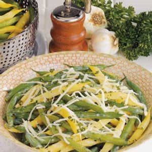 Garlic green and wax beans