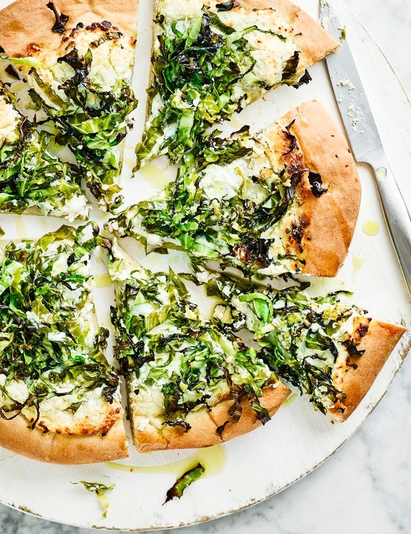 Garlic greens and ricotta pizza
