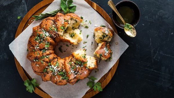 Garlic-herb monkey bread