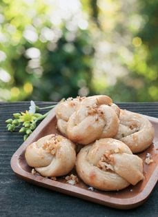Garlic knots