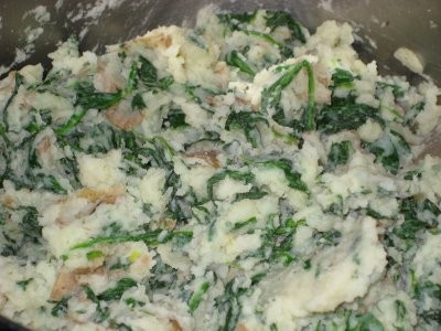 Garlic mashed potatoes with spinach