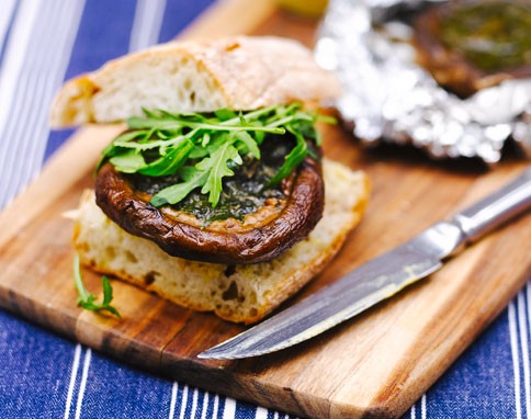Garlic mushroom burgers